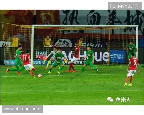 恒大与国安精彩对决录像集锦回顾赛场激烈瞬间与精彩进球时刻